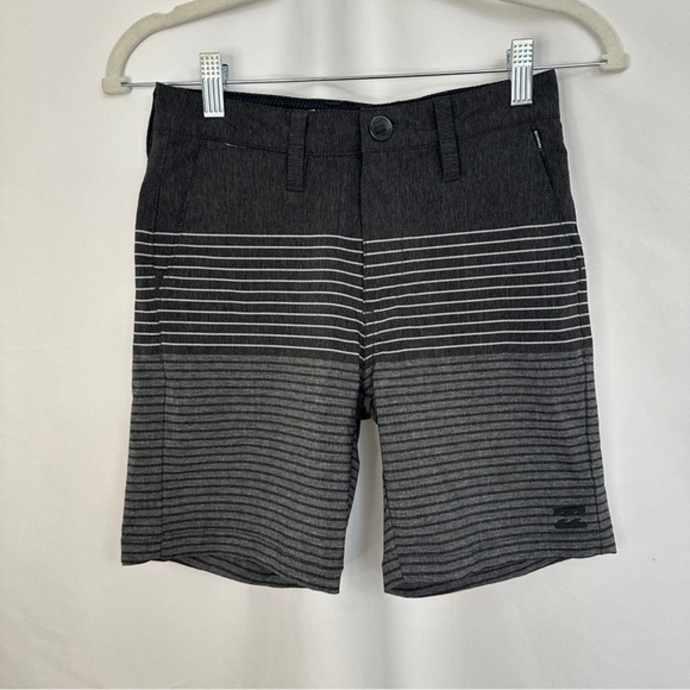 Billabong Crossfire Boys Size 24 Casual Striped Shorts Flat Front Submersibles